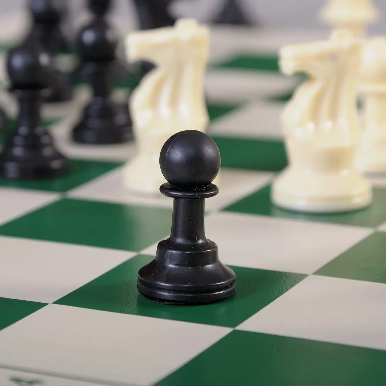 Small Premium Portable Chess Set Plastic Chess Pieces (1 Set) Small Premium Portable Chess Set Plastic Chess Pieces (1 Set)